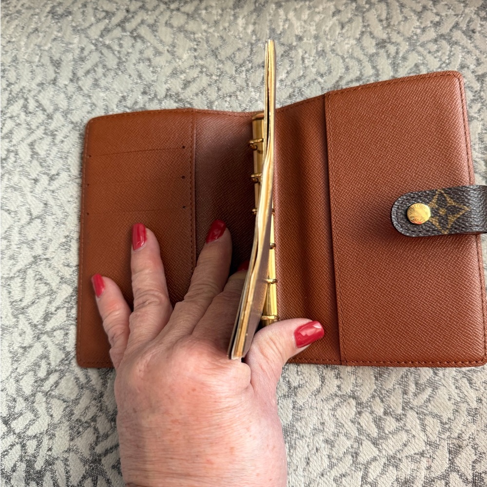 Louis Vuitton Authentic Small Ring Monogram Agenda - image 7